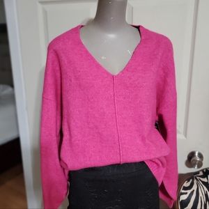Vince Camuto v-neck sweater, sz. L, slouch style cozy knit. Hot Pink, NWT